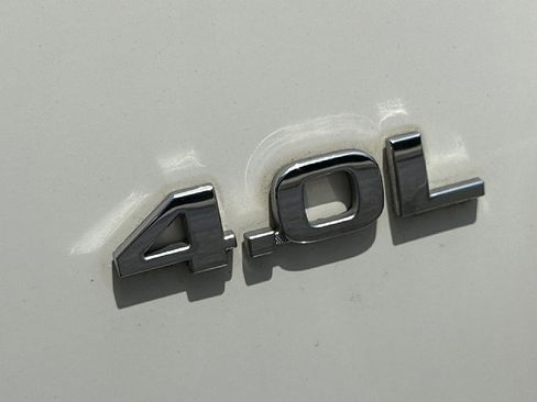 Used 2008 Chrysler Town & Country Limited w/ Entertainment Group #3 image 26