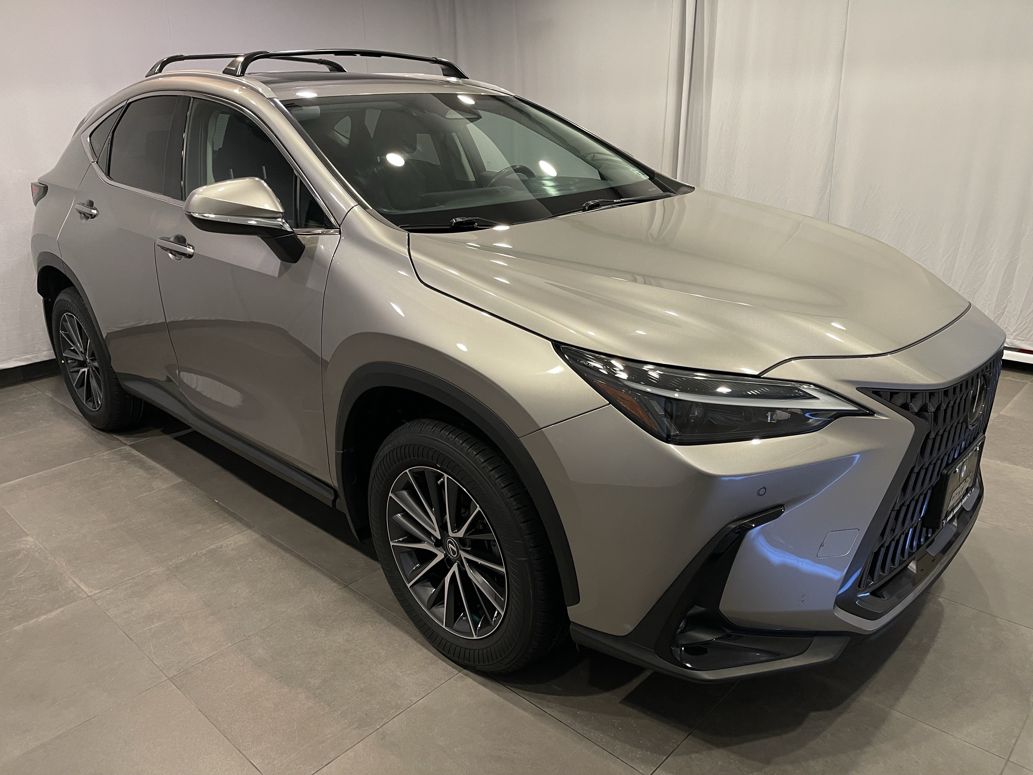 Used 2023 Lexus NX 350 AWD image 3