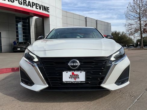 Used 2025 Nissan Altima 2.5 SV image 4