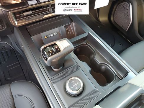 New 2025 GMC Hummer EV 2X w/ LPO, Dark Essentials Package image 37