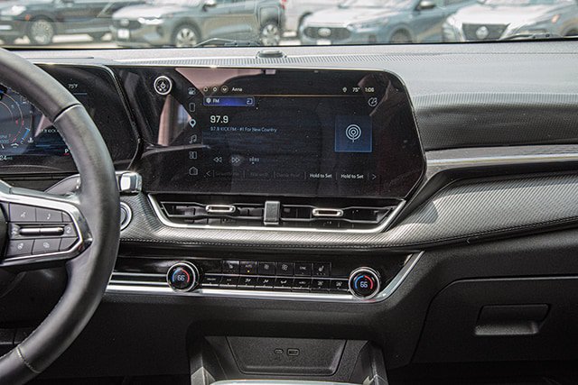 Used 2025 Chevrolet Equinox LT w/ Convenience Package II AWD/4WD image 11