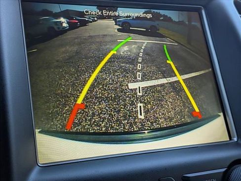 Used 2018 Jeep Grand Cherokee Altitude RWD image 6