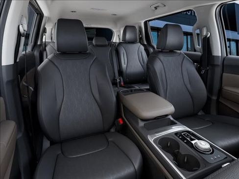 New 2026 Kia Carnival EX FWD image 15