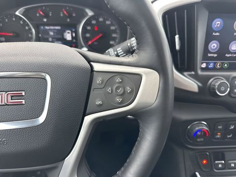 Used 2018 GMC Terrain SLT w/ Preferred Package image 17