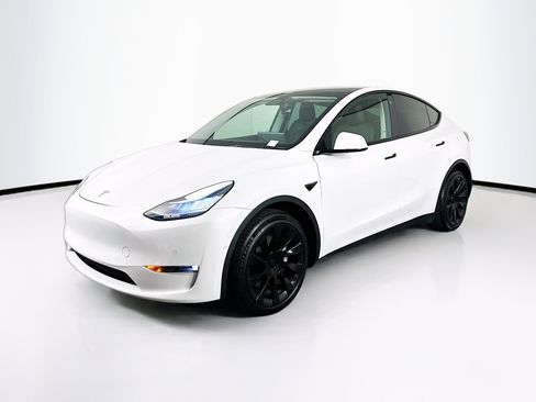 Used 2021 Tesla Model Y Long Range AWD/4WD image 3