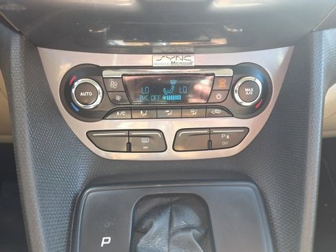 Used 2014 Ford Transit Connect Titanium image 18