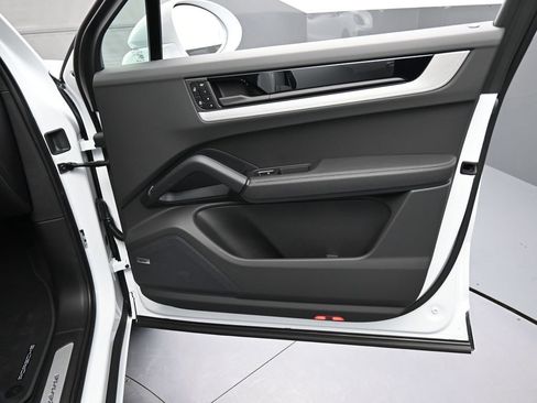 New 2026 Porsche Cayenne AWD/4WD image 28