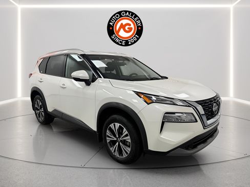 Used 2021 Nissan Rogue SV w/ Premium Package FWD image 1