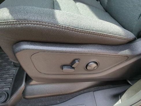 New 2026 RAM 1500 4x4 Crew Cab image 11
