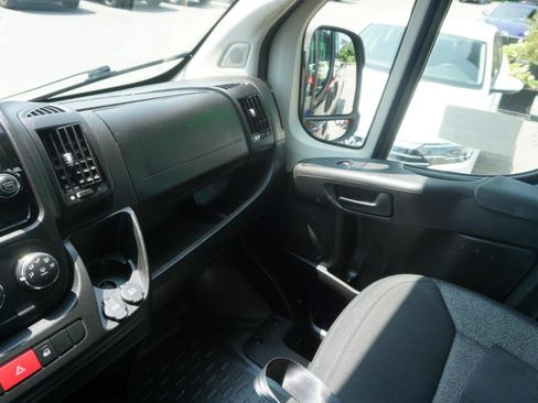 Used 2021 RAM ProMaster 2500 w/ Convenience Group FWD image 17