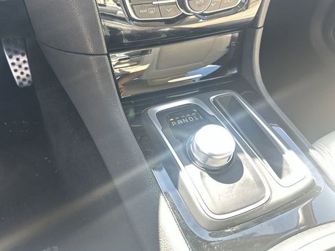 Used 2023 Chrysler 300 Touring w/ Sport Appearance Package image 23