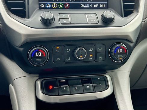 Used 2021 GMC Acadia SLT w/ Technology Package image 14