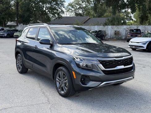 Certified 2023 Kia Seltos S w/ Navigation Package image 2