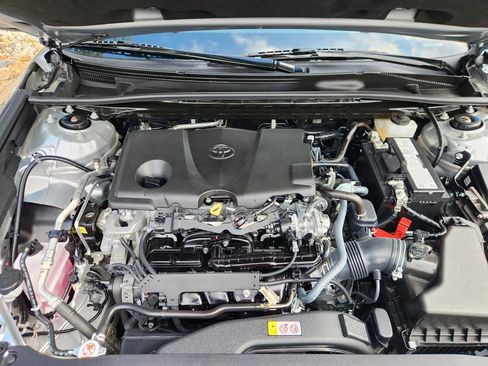 Used 2024 Toyota Camry SE image 10