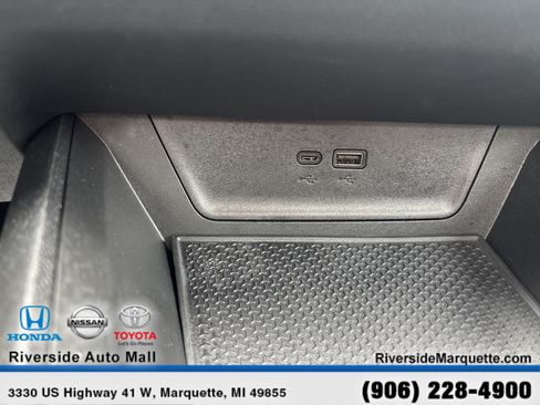 Used 2025 Chevrolet Equinox RS w/ Safety and Technology Package AWD/4WD image 18