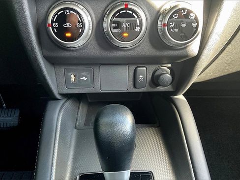 Used 2025 Mitsubishi Outlander Sport ES image 12