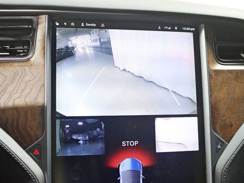 Used 2018 Tesla Model X 75D image 18