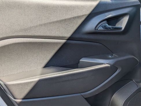 Used 2025 Chevrolet Trax LS image 24