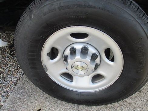 Used 2022 Chevrolet Express 2500 w/ Driver Convenience Package image 25