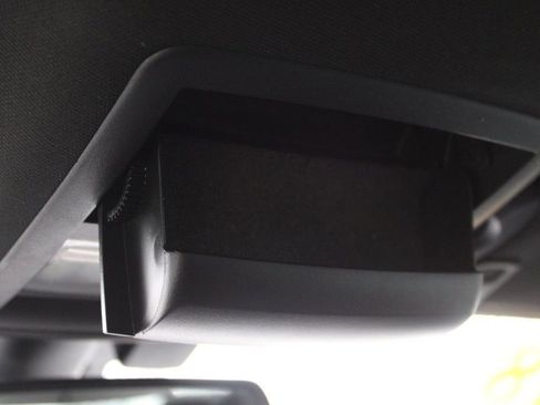 Used 2018 Dodge Challenger SXT image 38