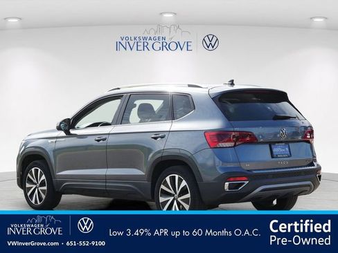 Used 2023 Volkswagen Taos SE w/ Panoramic Sunroof Package AWD/4WD image 5
