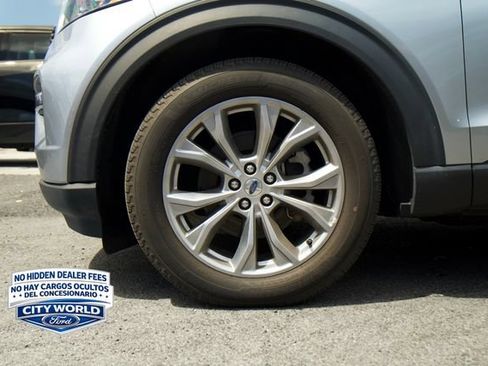 Certified 2022 Ford Explorer XLT w/ Equipment Group 202A AWD/4WD image 6
