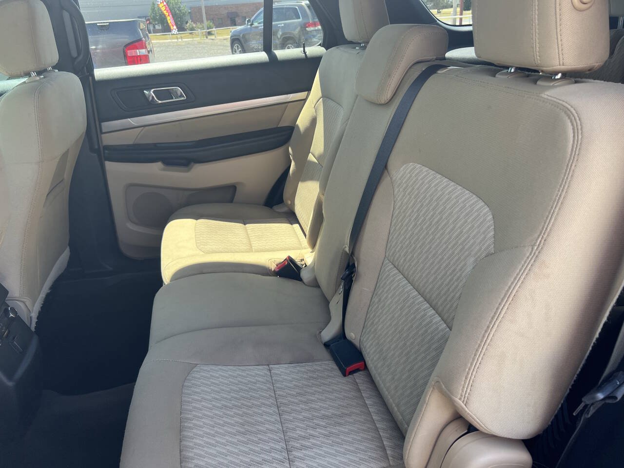 Used 2017 Ford Explorer FWD image 8