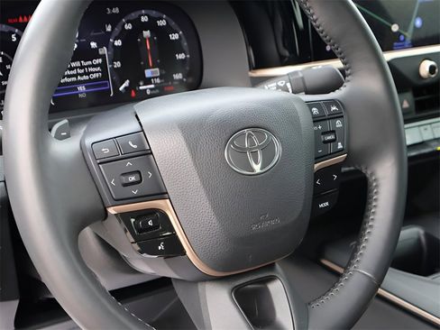 Used 2023 Toyota Crown Platinum image 20