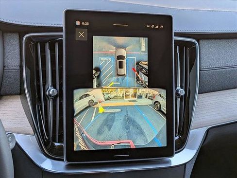 New 2026 Volvo XC90 T8 Plus w/ Protection Package Premier AWD/4WD image 15