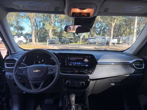Used 2025 Chevrolet TrailBlazer LT image 28