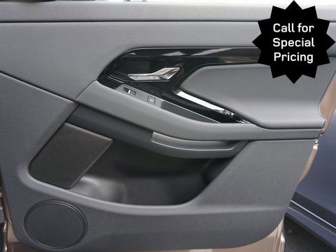 New 2025 Land Rover Range Rover Evoque S image 20