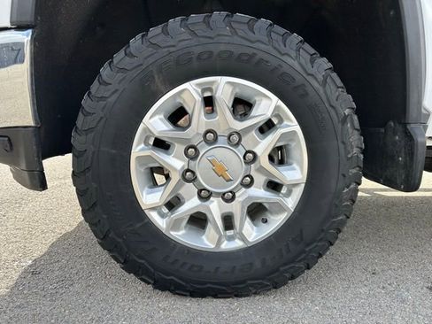 Used 2022 Chevrolet Silverado 3500 LT w/ True North Edition AWD/4WD image 15