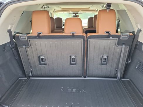 New 2026 Nissan Pathfinder Platinum AWD/4WD image 9