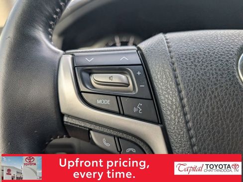 Used 2018 Toyota Land Cruiser AWD/4WD image 15