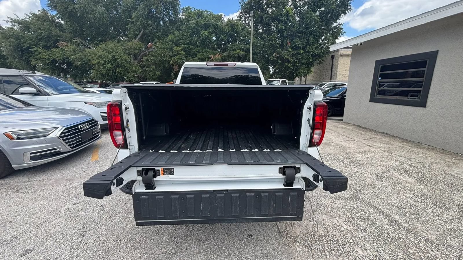 Used 2021 GMC Sierra 1500 Elevation w/ X31 Off-Road Package AWD/4WD image 19