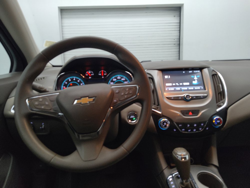 Used 2017 Chevrolet Cruze LT w/ Convenience Package FWD image 22