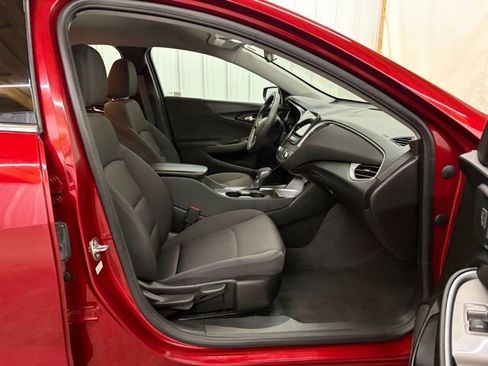 Used 2024 Chevrolet Malibu LT image 21