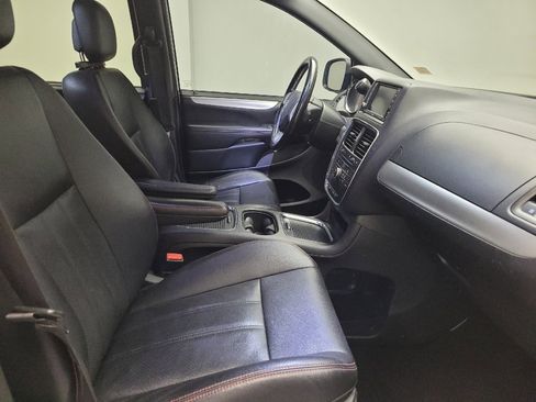 Used 2019 Dodge Grand Caravan GT FWD image 21