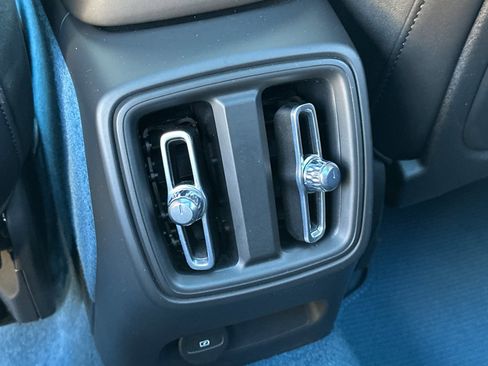 Certified 2023 Volvo XC40 Recharge Plus image 15