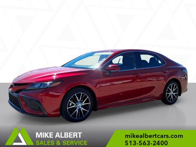 Used 2024 Toyota Camry SE FWD image 3