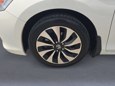 Used 2015 Honda Accord Touring image 10