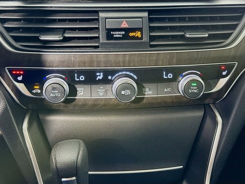 Certified 2018 Honda Accord EX image 15