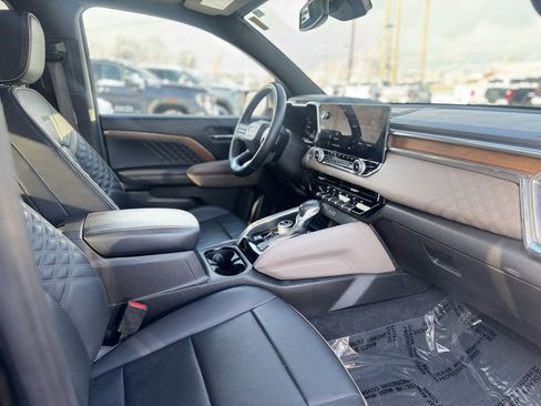 Used 2023 GMC Canyon Denali image 10