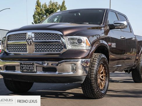 Used 2017 RAM 1500 Laramie AWD/4WD image 3