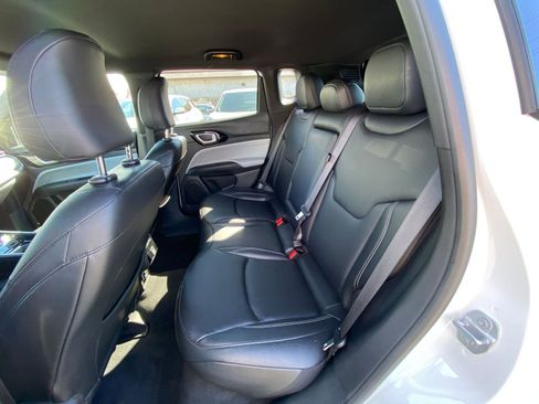 Used 2025 Jeep Compass Limited AWD/4WD image 38