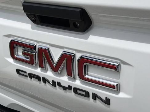 Certified 2025 GMC Canyon AT4 w/ Nightfall Edition AWD/4WD image 13