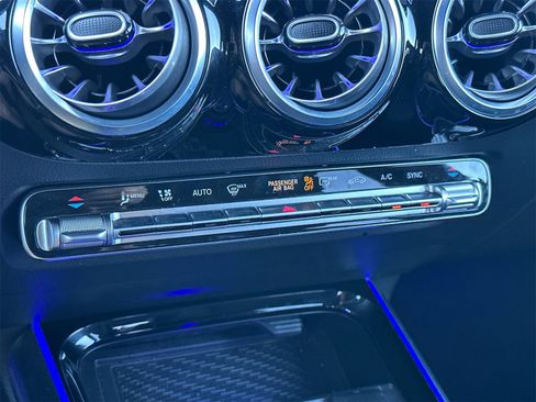 Certified 2025 Mercedes-Benz GLA 250 image 24