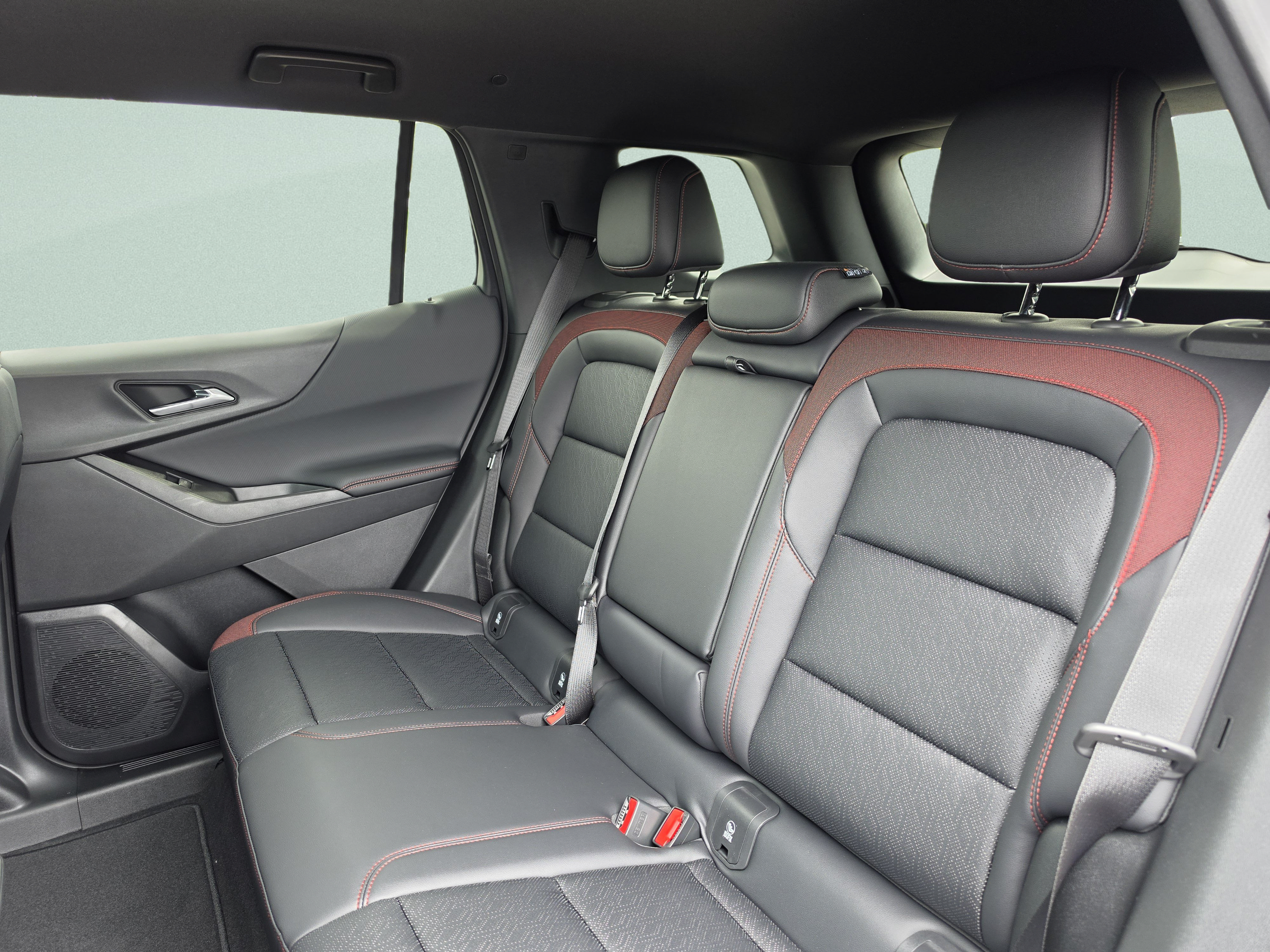 New 2027 Chevrolet Equinox RS w/ Convenience Package III FWD image 23