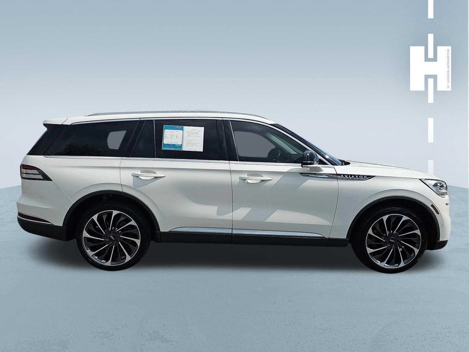 Used 2022 Lincoln Aviator Reserve w/ Equipment Group 201A AWD/4WD image 3
