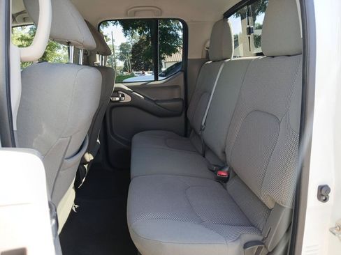 Used 2019 Nissan Frontier SV AWD/4WD image 11